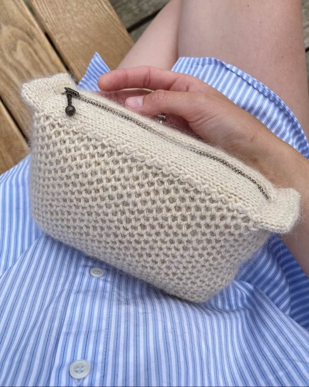 Kit: Honey Clutch (PetiteKnit opskrift og garn)