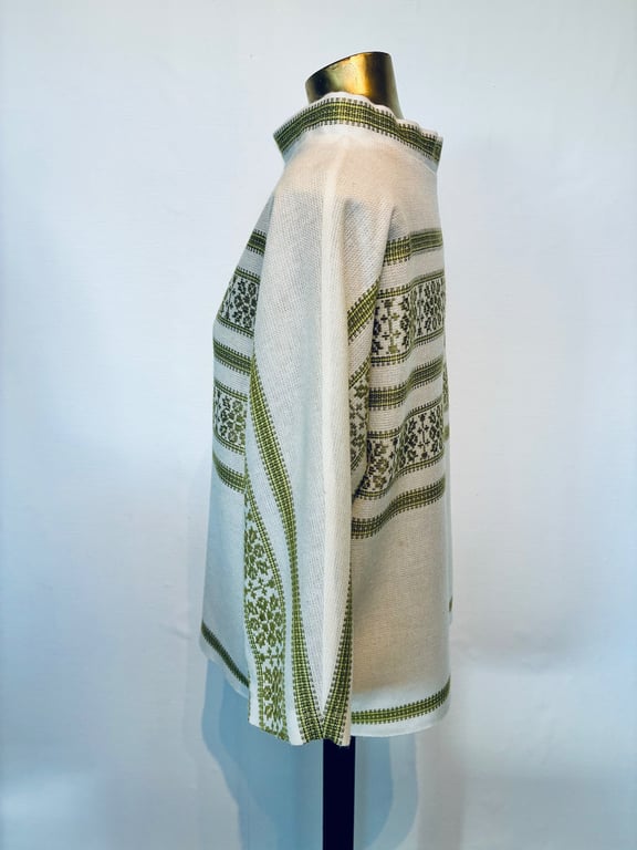 Trine-bluse med græsgrønt mønster billede 4