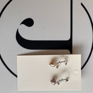 peaces øreringe med ferskvands perler – produktbillede