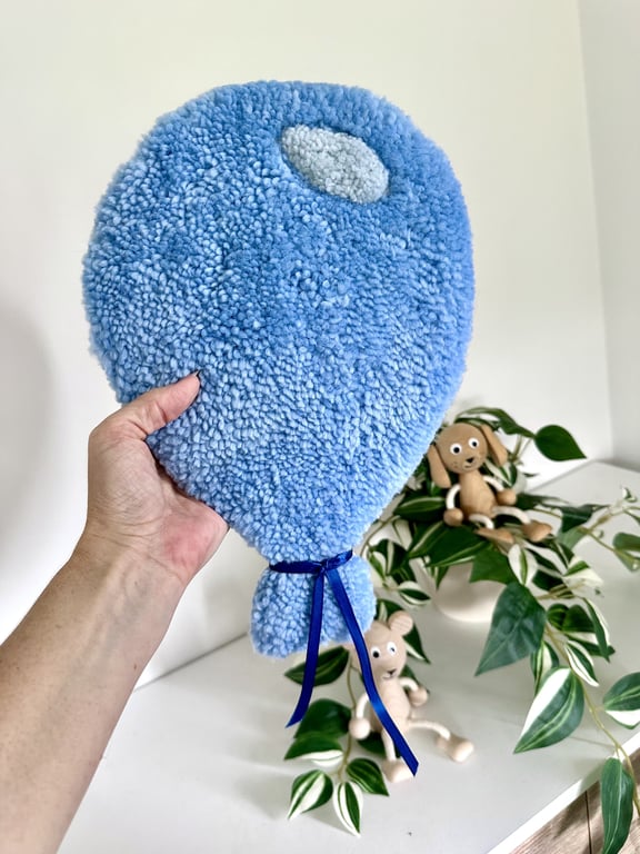 Tuftet farverig ballon (stor) - Håndlavet vægkunst i 100% uld. billede 2