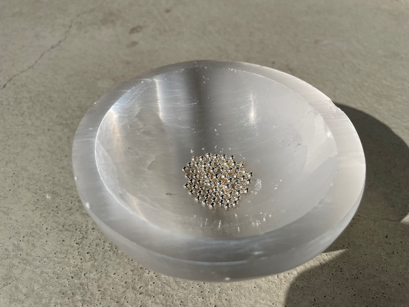 9-10 stk. 3 mm perler i 925 Sterling sølv el. forgyldt 18k guld