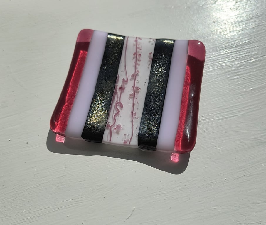 Pink/lyserødt fad - 8x8 cm