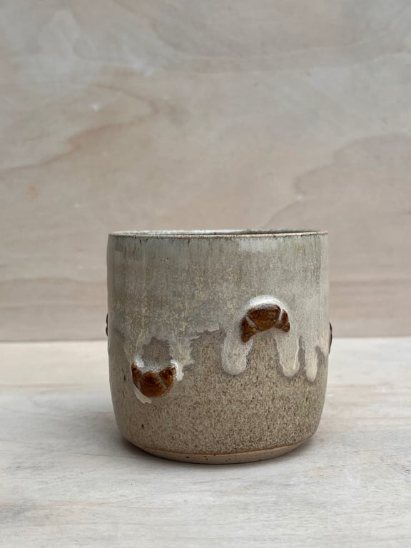 Croissant krus. 340 ml. H: 8 cm