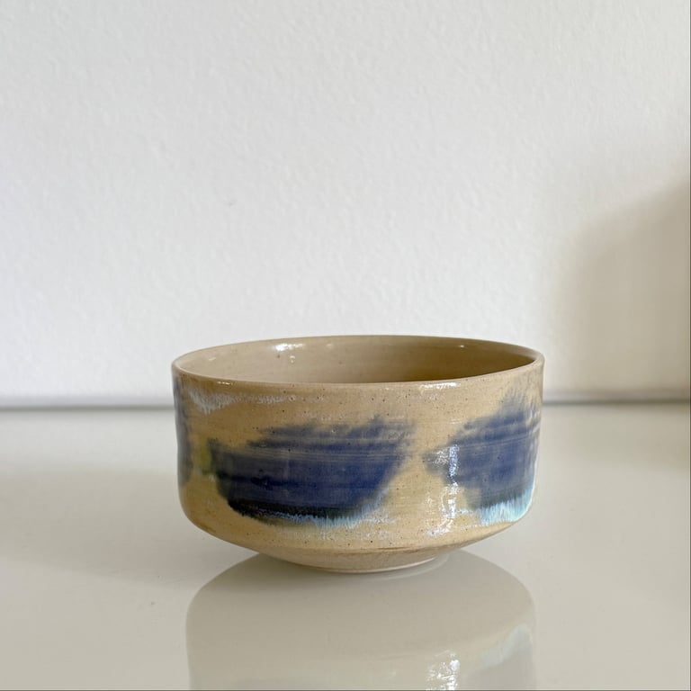 Kop uden hank m. fod, blå dekoration