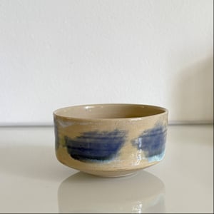 Kop uden hank m. fod, blå dekoration – produktbillede