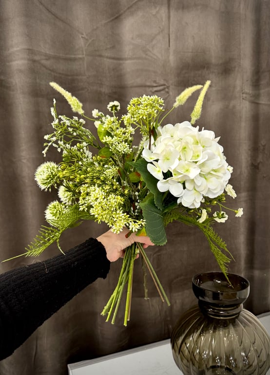 Hvid hortensia buket billede 7