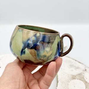 Kunstkop med hank, ca 240 ml – produktbillede