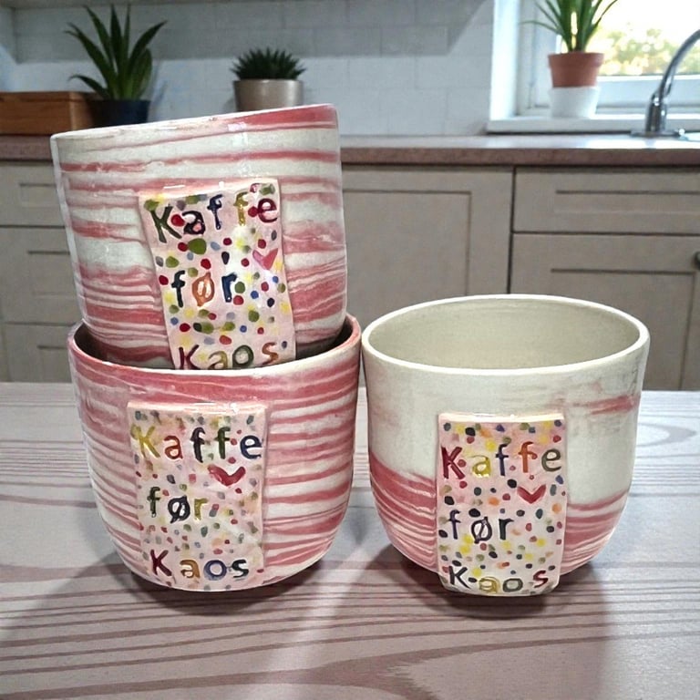 Kaffe før kaos – kop i porcelæn billede 2