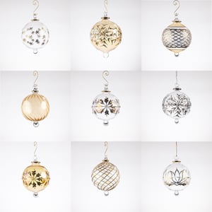 ADVENTSKALENDER med Danmarks smukkeste Julekugler – produktbillede