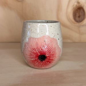 Kop med sommerblomst rød/lyserød – produktbillede