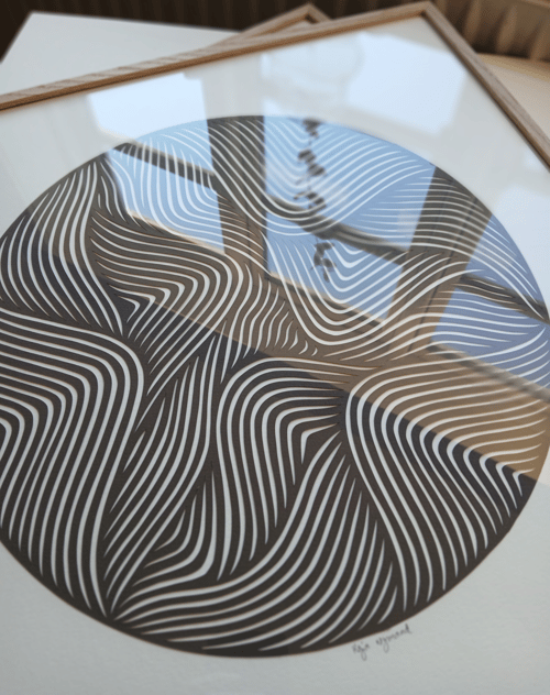 50x50cm papercut, gråbrun, indrammet 