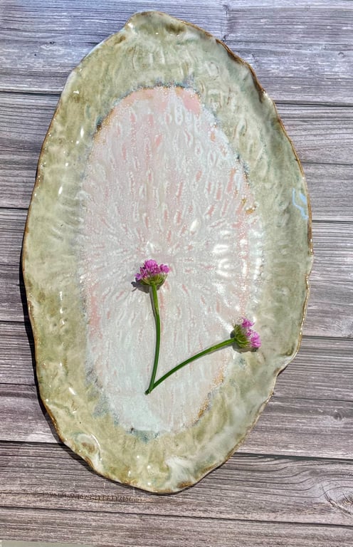 Oval Keramikfad – Håndlavet (ca. 30 x 20 cm)