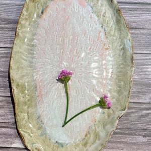 Oval Keramikfad – Håndlavet (ca. 30 x 20 cm) – produktbillede