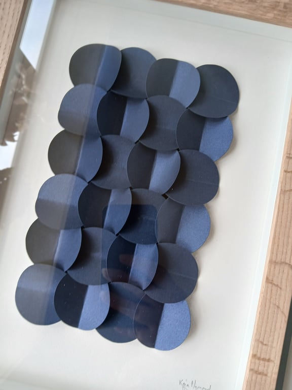 A4, 3D papirværk, marineblå, indrammet  (3)