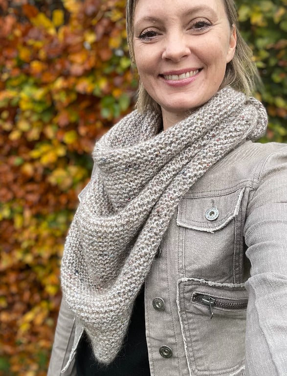 Bella Scarf strikkeopskrift