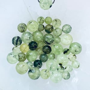 Prehnit- vedhæng – produktbillede