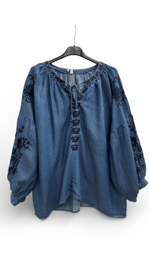 Elisa shirt. Denim blue/navy. Onesize 36-46. (2)