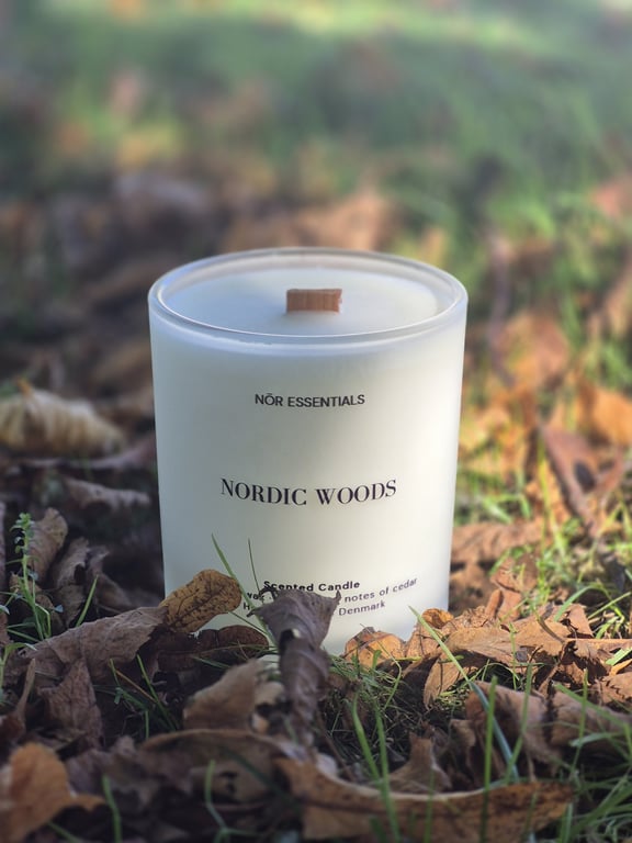 NŌR | Nordic Woods | Duftlys | 300 ml | Cedertræ, Salt &amp; Salvie billede 3
