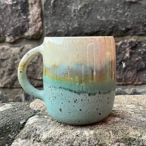 Hånddrejet kop/krus med hank – produktbillede