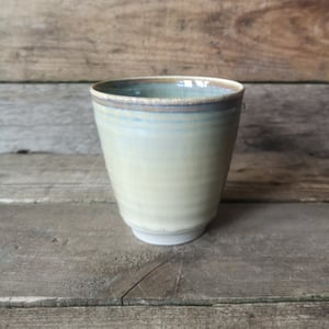 V kop olivengrøn  – produktbillede