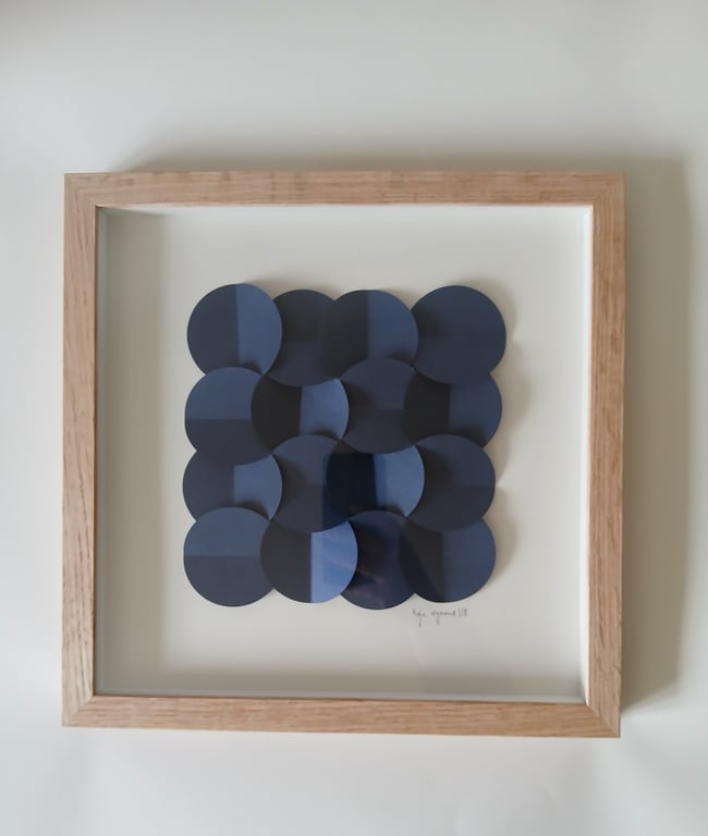30x30cm, 3D papirværk, marineblå, indrammet  (4)