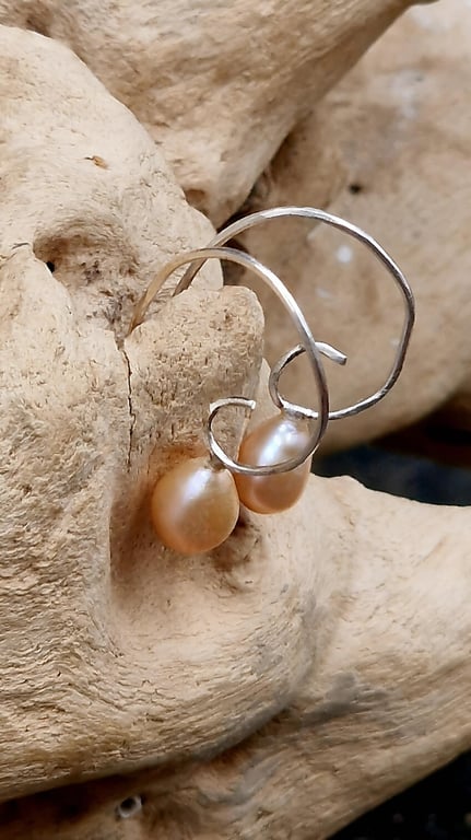 Nude snabel ørekroge. 