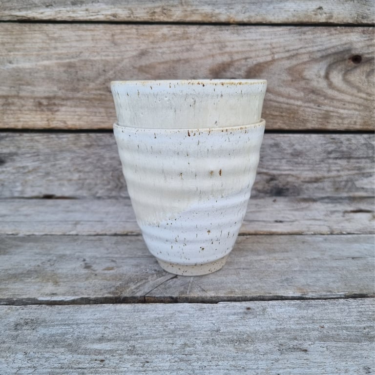 V kop hvid/beige med nister billede 2