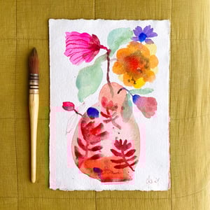 Røde blomster på vase – produktbillede