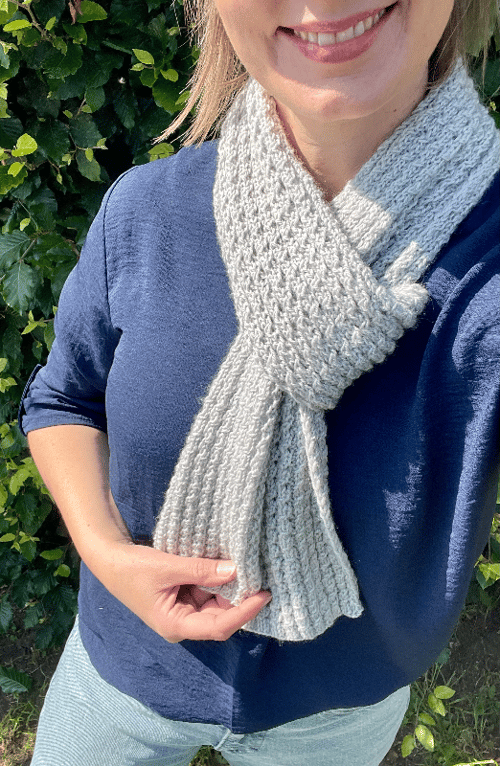 Holly Scarf strikkeopskrift