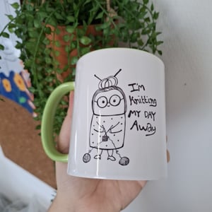 Krus: im knitting my day away Grøn – produktbillede