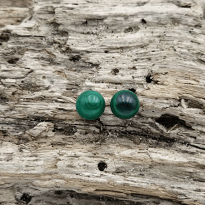 Malakit ørestikker. – produktbillede