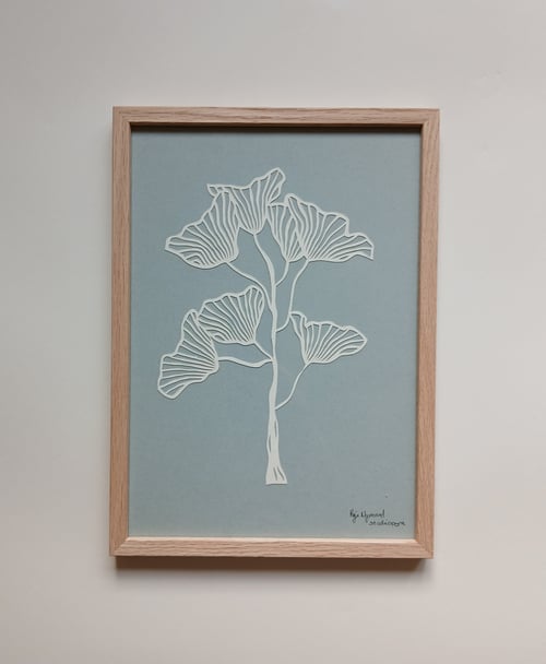 A4 papercut, dueblå, hvid,  indrammet