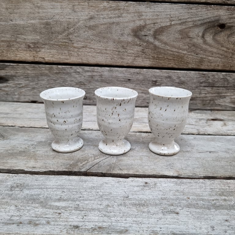 Æggebæger hvid m. nister billede 3