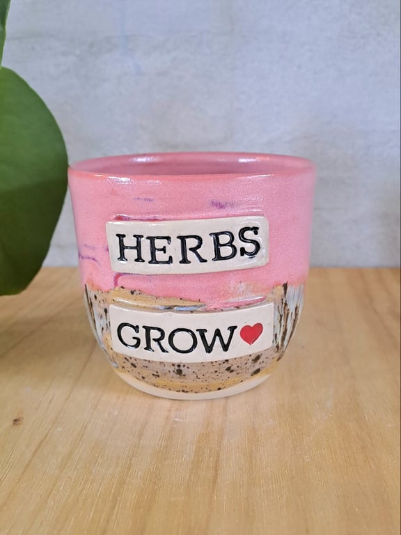 Til krydderurter - er 9,5 cm i diameter og 9 cm høj 