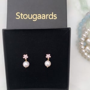 Juleøreringe 2025 Rosa – produktbillede