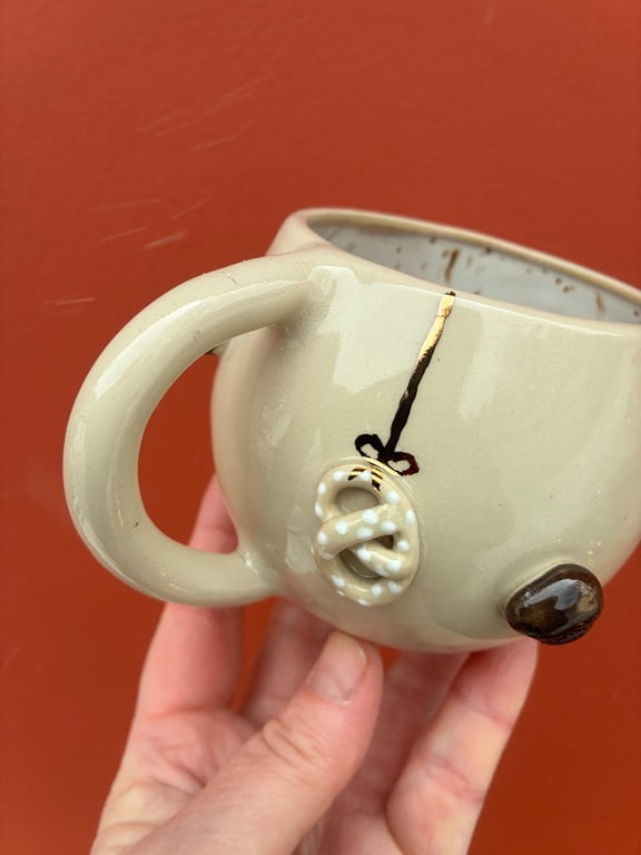 Stor kaffebønnekop med guld  billede 2