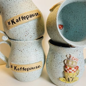 Krus med tekst-  Kaffepause  – produktbillede