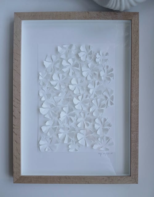 A3, 3D papercut, hvid, indrammet
