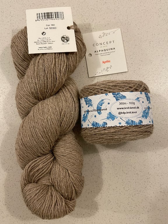 Kit: Babyjumper i alpakka garn - str. 3 og 6 mdr. vælg mellem 15 farver (12)