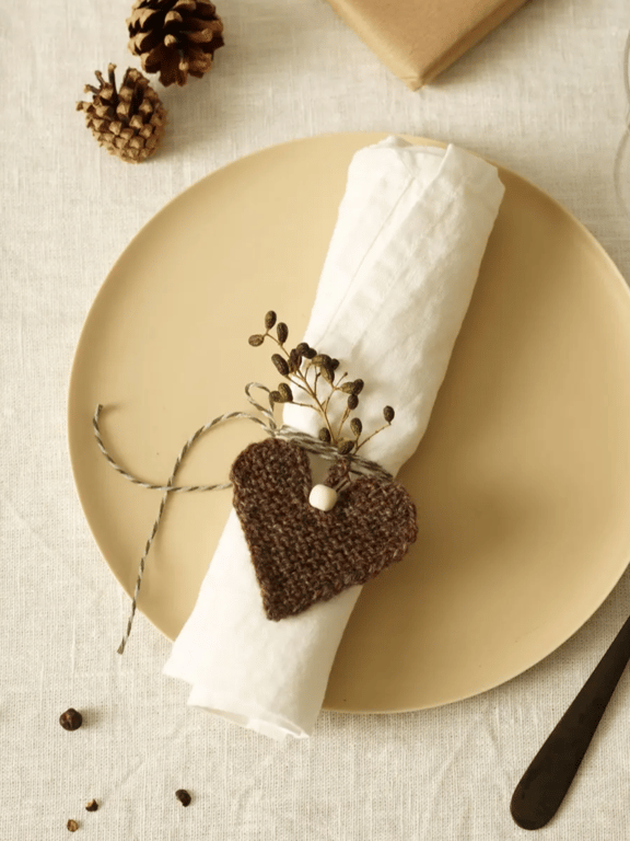 Opskrift: Hjerter og juletræer strikket i finuld billede 3