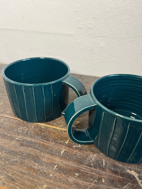 Kop med hank, petrolblå