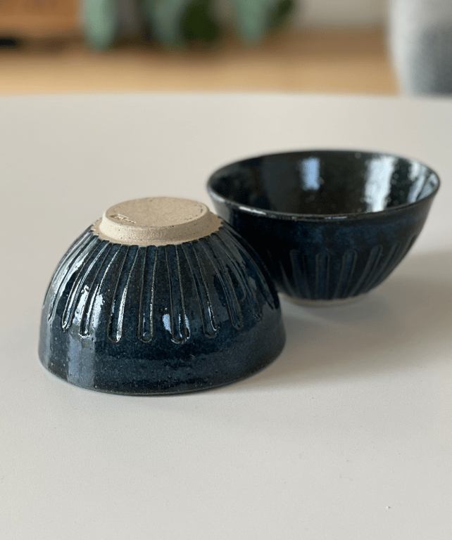 Skål m. riller, lavaler, havblå - ø 13 cm