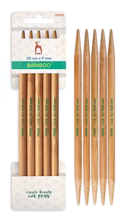 Pakke med fem bambusstrikkepinde fra Pony, størrelse 13 / 9 mm, 20 cm lange.