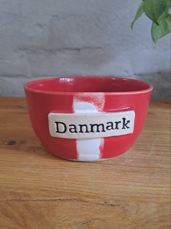 Danmarksskålen er 12 cm i diameter og 7 cm høj