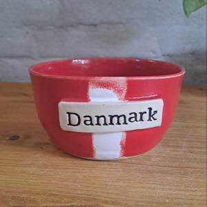 Danmarksskålen er 12 cm i diameter og 7 cm høj – produktbillede
