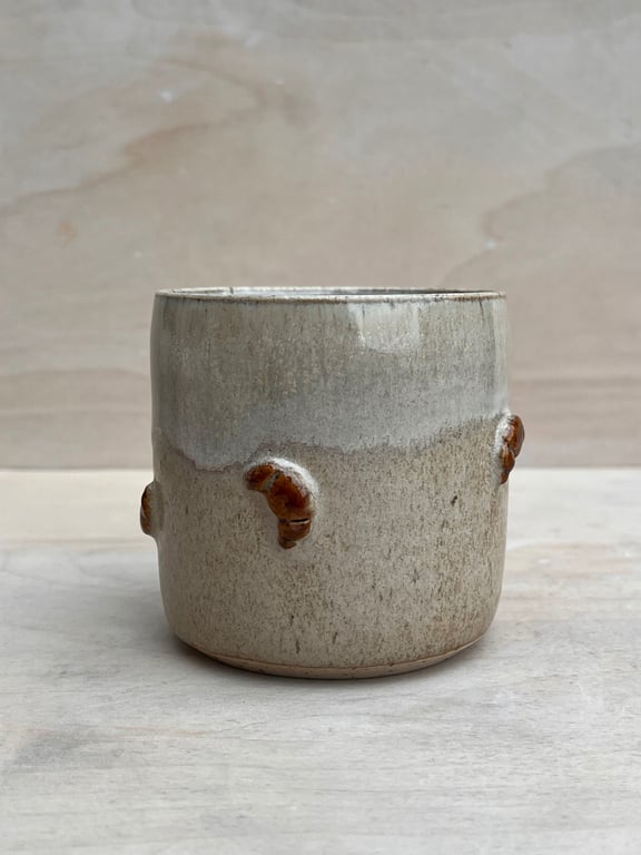 Croissant krus. 340 ml. H: 8,5 cm