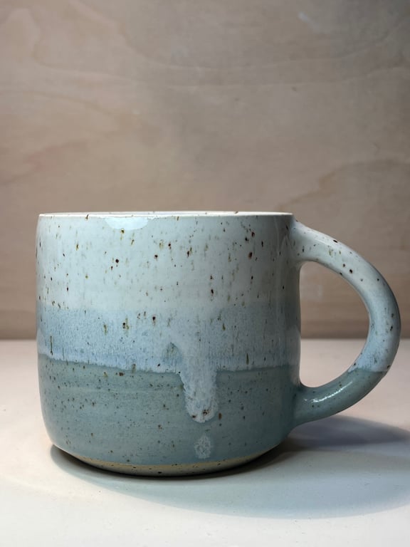 Lyseblå kop. 450 ml. H: 8,5 cm