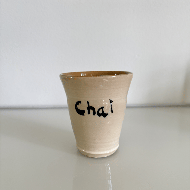Kop med tekst Chai