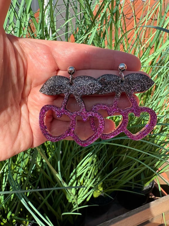 Sorte og lilla kirsebær