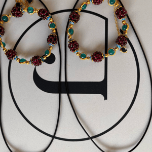 Drue sættet, Forgyldt armbånd og halsekædesæt, små jade perler og acryl perler. – produktbillede